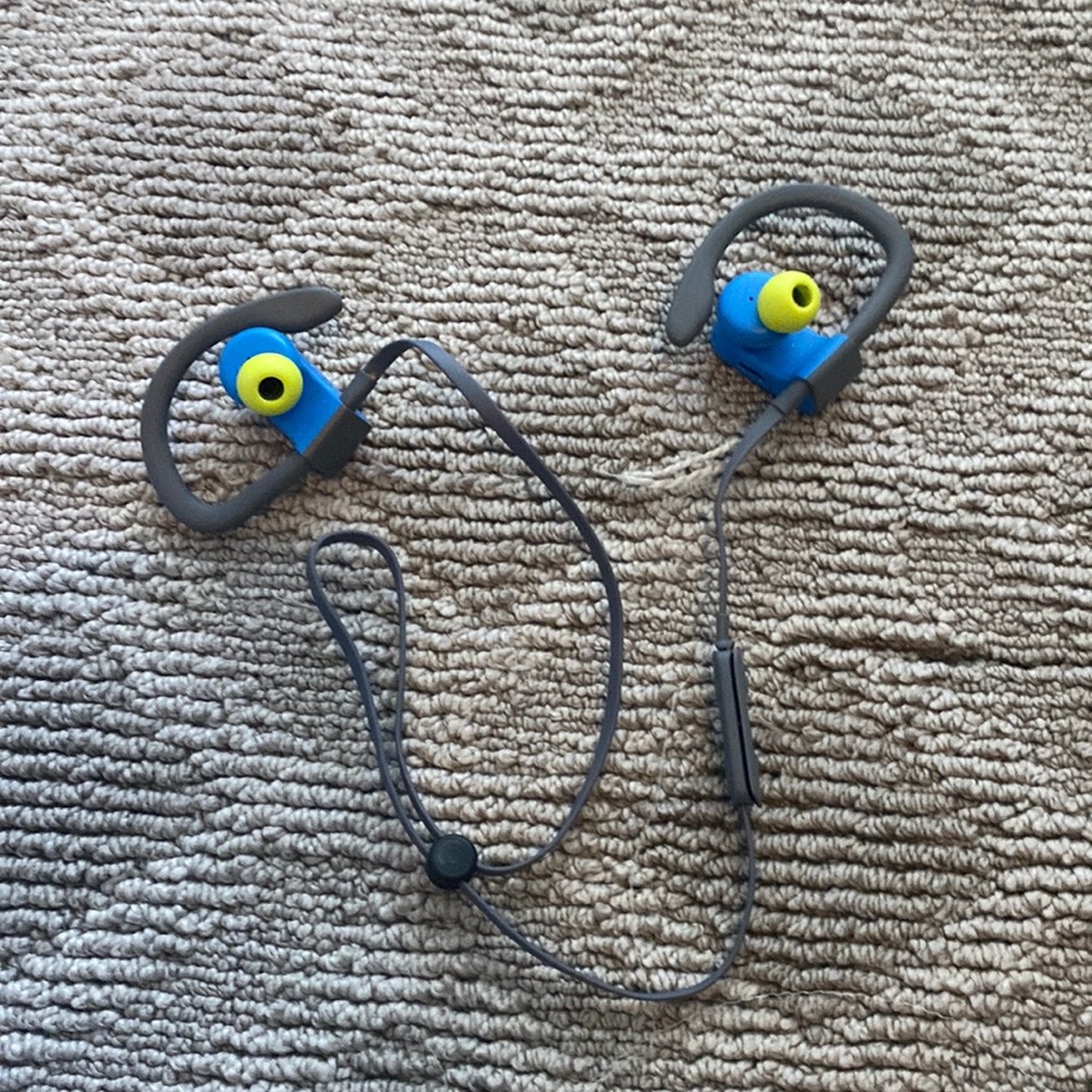 Like new beats headphones, worn a couple times and just no longer need